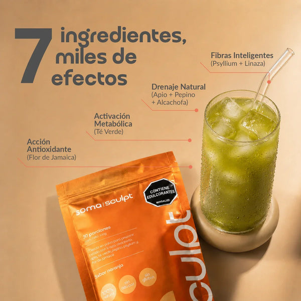 Bebida verde con hielo y bolsa de Soma Sculpt, con 7 ingredientes naturales para drenaje y metabolismo